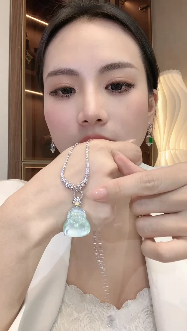 【闪购商品】翡翠吊坠(不含链)18K金镶嵌D10