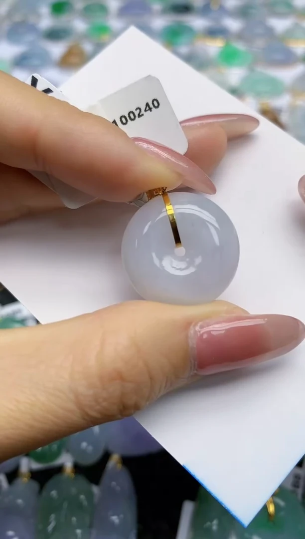 【闪购商品】翡翠挂件18K金镶嵌天然翡翠A货