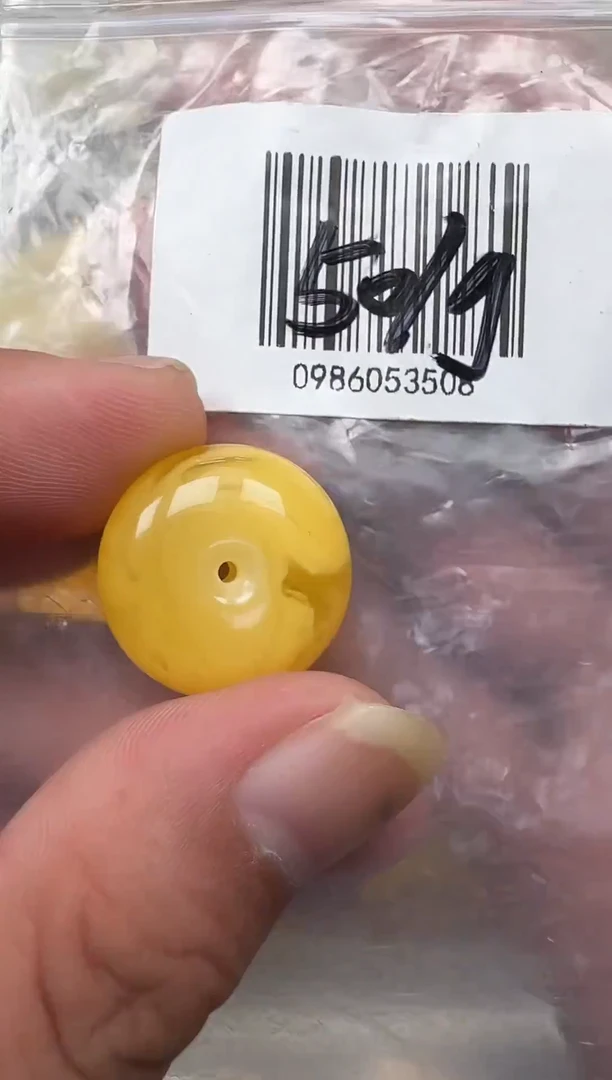 裸石琥珀未镶嵌如图