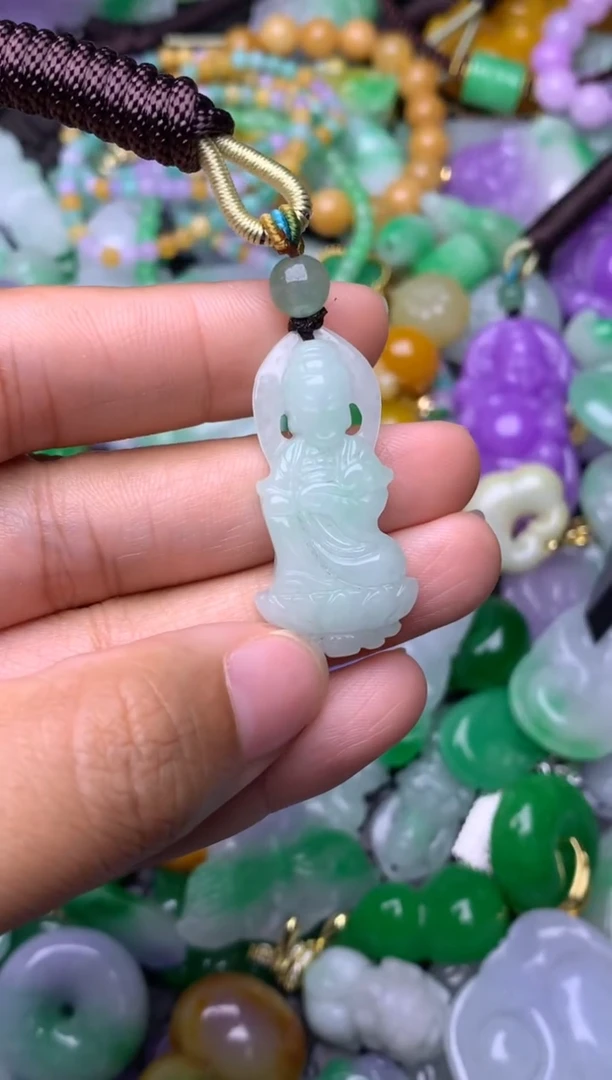颈饰未镶嵌翡翠缅甸翡翠吊坠