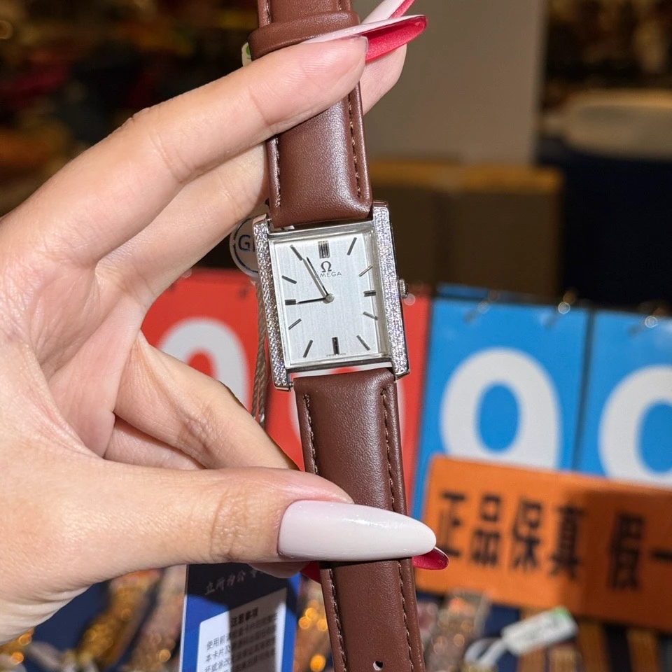 95新 Omega/欧米茄  手动机械后钻26mm/公价32999/w12926