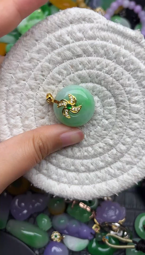 颈饰未镶嵌翡翠缅甸翡翠吊坠