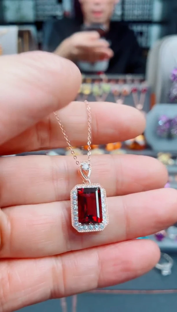 银S925镶嵌吊坠石榴石石榴石吊坠