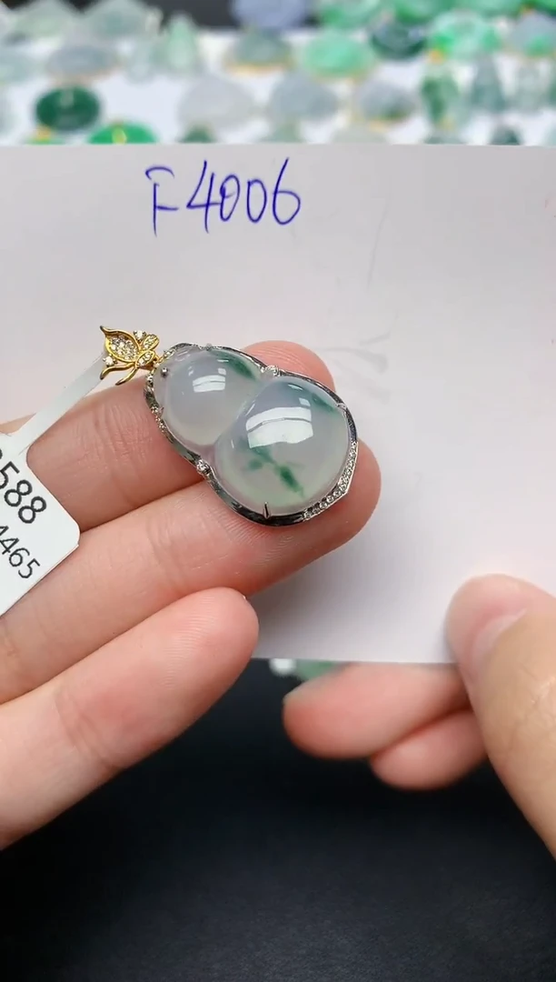 颈饰18K金镶嵌翡翠天然缅甸A货翡翠百元以上9元证书费自理