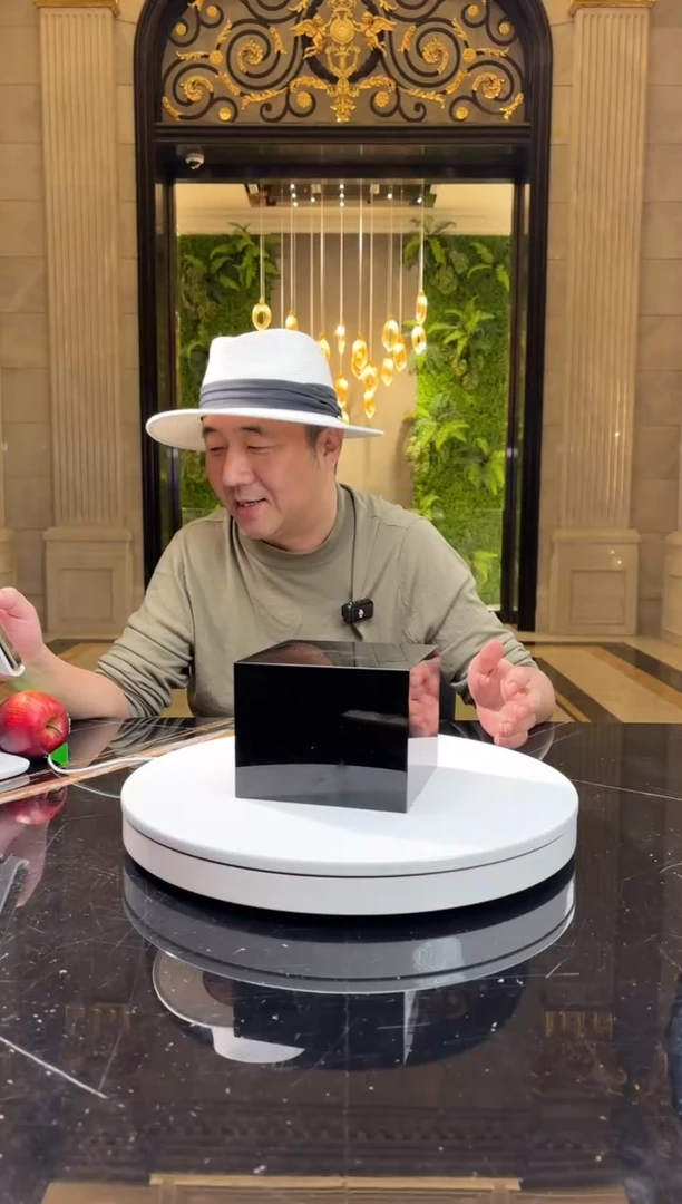 【闪购商品】摆件150*150*120黑底座