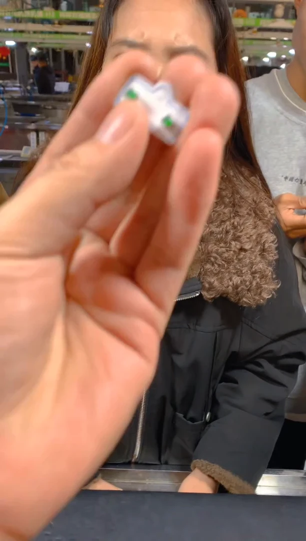 未镶嵌翡翠耳饰多样性发一