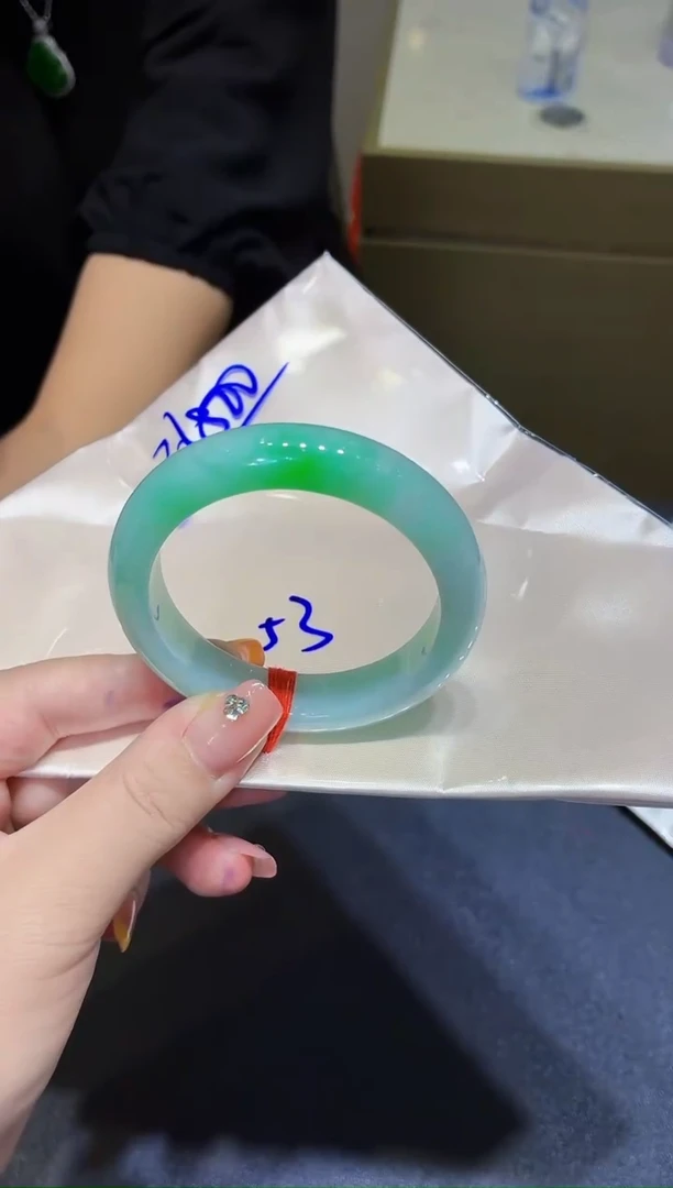 未镶嵌手镯翡翠翡翠手镯