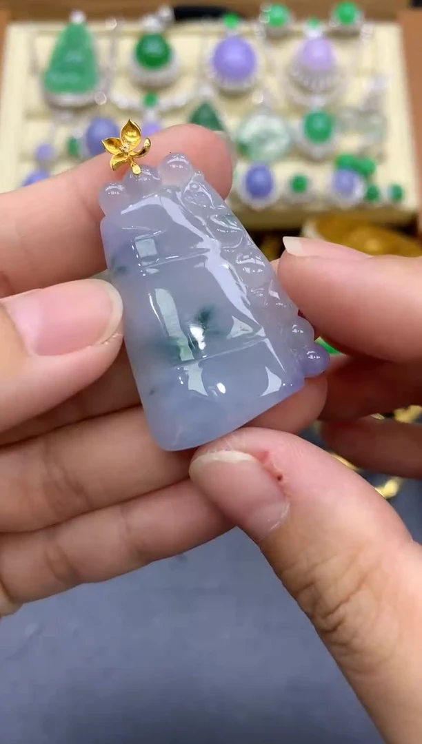 颈饰18K金镶嵌翡翠26-中国好珍宝