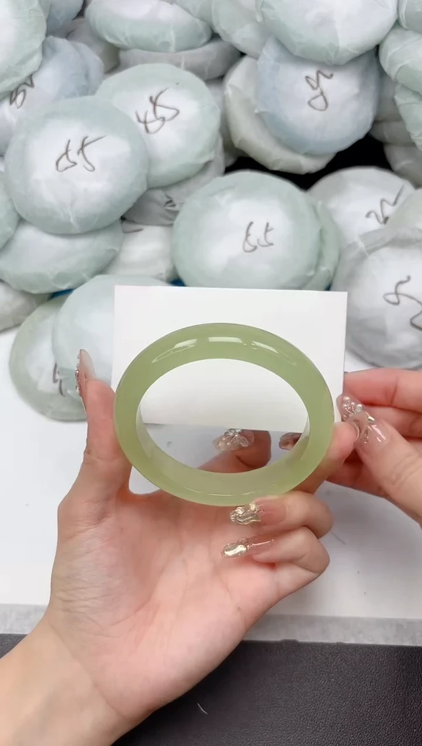 未镶嵌手镯石英质玉79-58.6