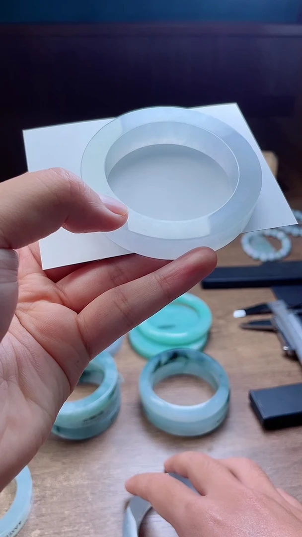 定制翡翠手镯未镶嵌?***轻定制