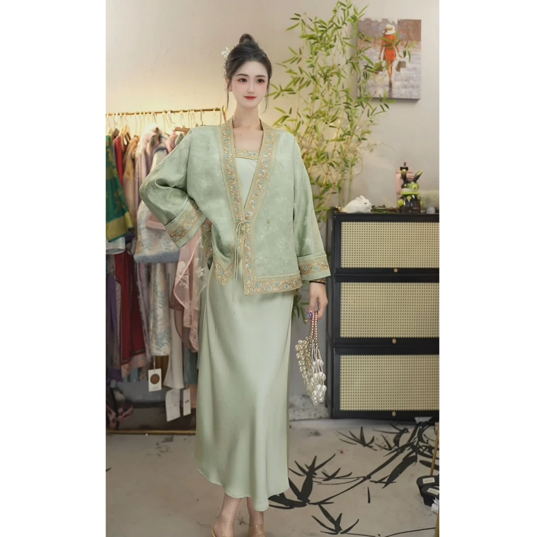 羽唐名2025春季新款日常绿色重工上衣和吊带裙XX（2506+2544）