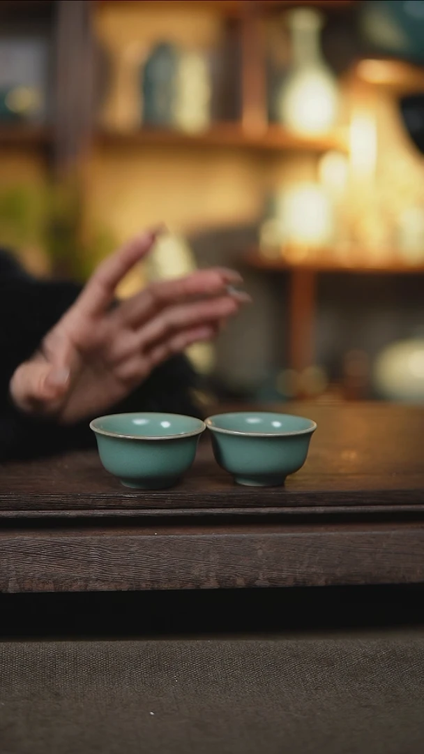 【闪购商品】杯仿古天青小压手杯一对瑕