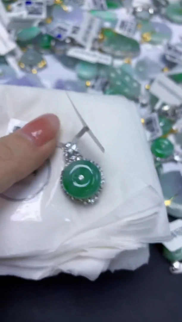 颈饰未镶嵌翡翠天然缅甸翡翠A货多样性发一件