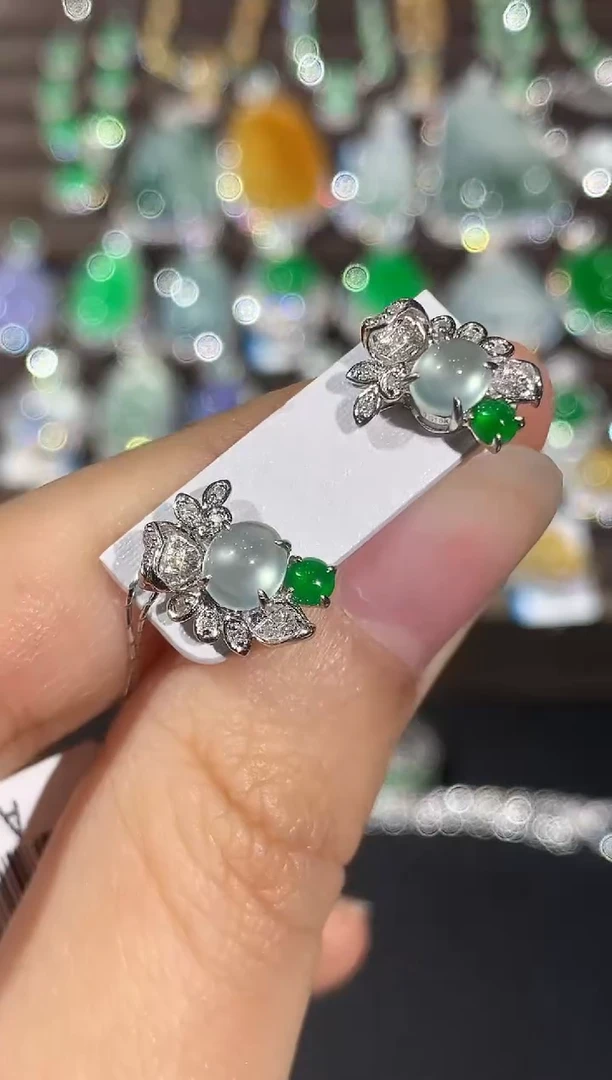 18K金镶嵌翡翠耳饰B109