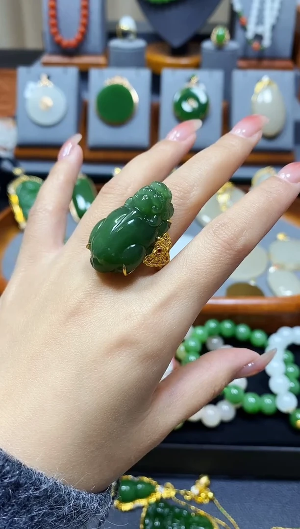 【闪购商品】和田玉碧玉貔貅戒指18K金镶嵌*