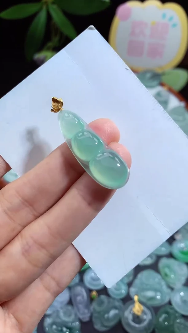 颈饰未镶嵌翡翠福豆