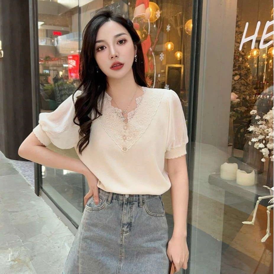 时尚甜美蕾丝拼接V领内搭针织衫春季新款韩系减龄百搭短袖上衣女