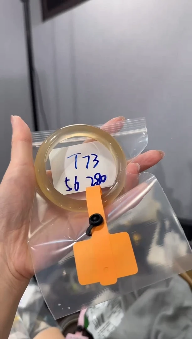玛瑙/玉髓手镯未镶嵌?T73