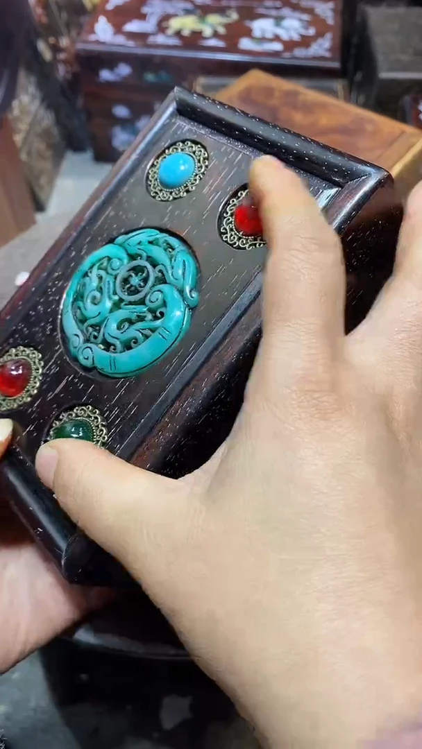 木木雕款盒子一个