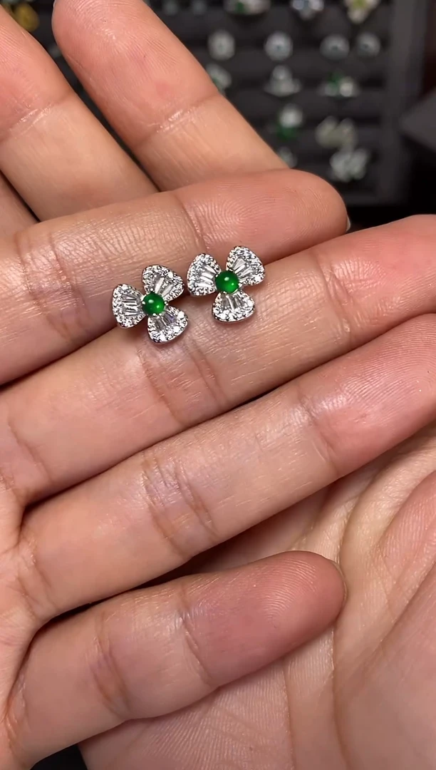 银S925镶嵌翡翠耳饰三花耳钉