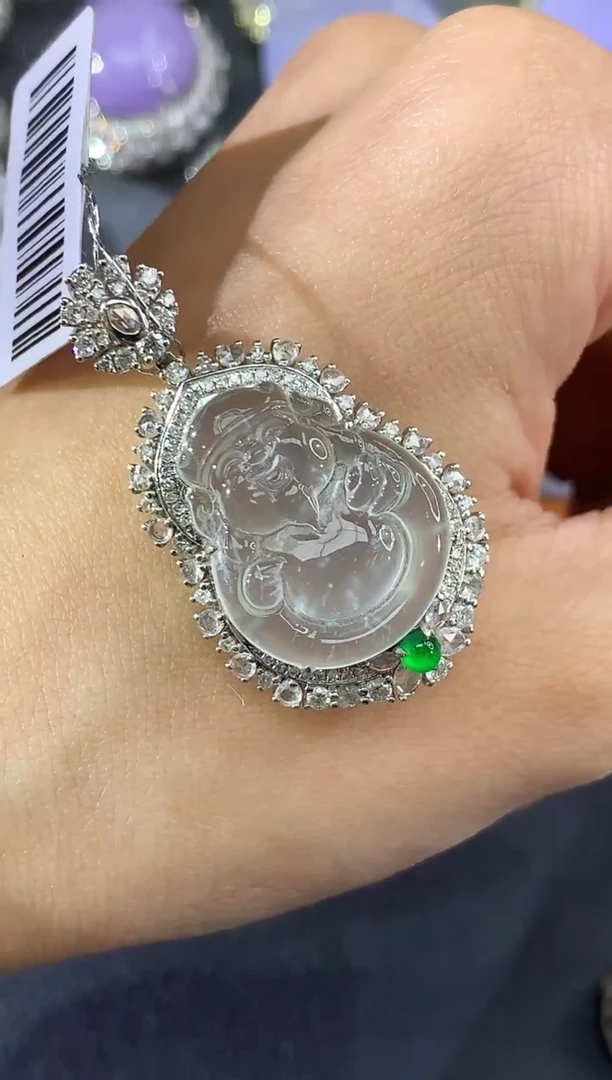 吊坠(不含链)18K金镶嵌翡翠A108多样性发其一