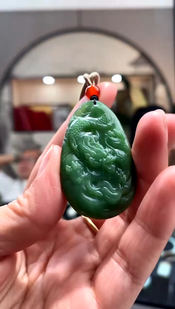 和田玉未镶嵌颈饰挂件