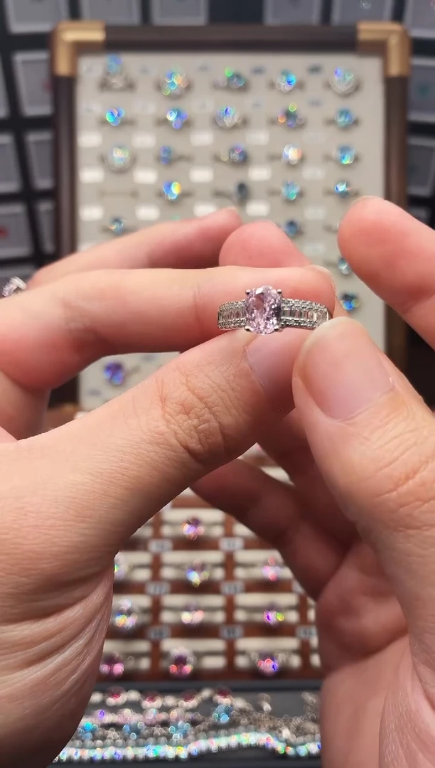 银S925镶嵌戒指绿柱石（摩根石）111