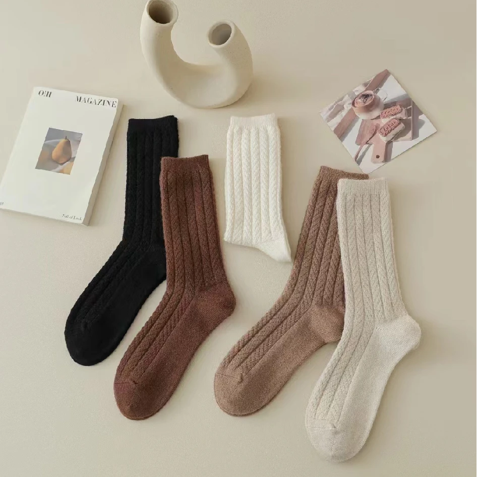 纯色潮流简约猫肚绒绒袜中筒袜1665
