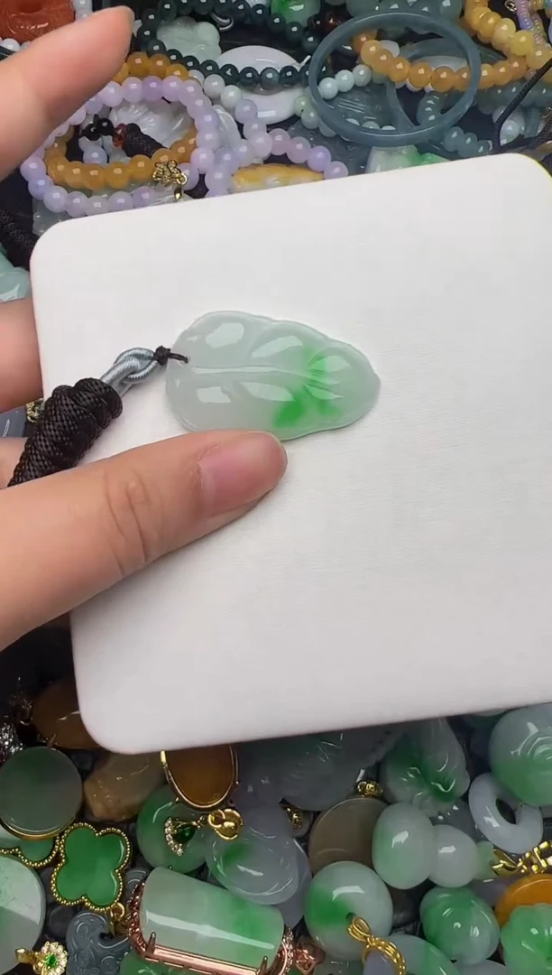 翡翠未镶嵌颈饰天然缅甸翡翠吊坠