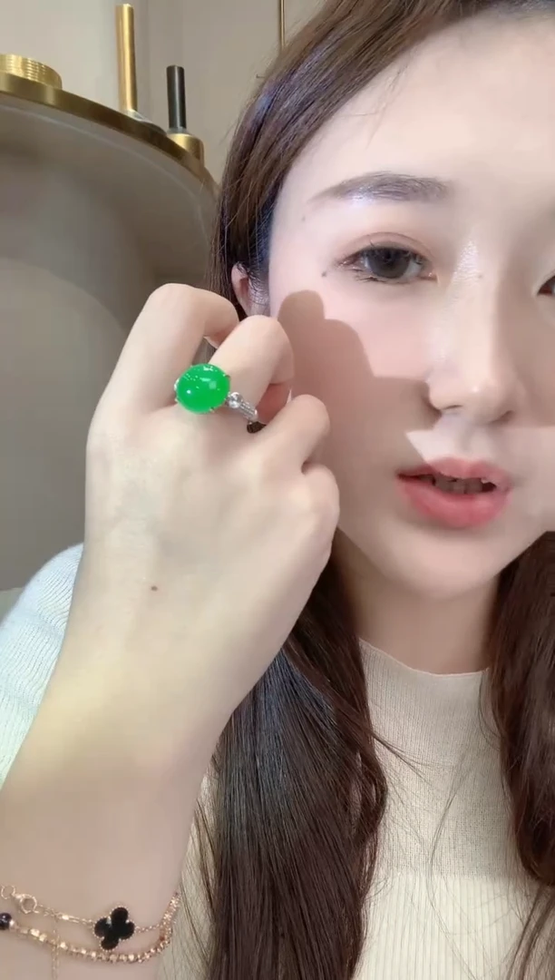 18K金镶嵌戒指翡翠Y**.v30
