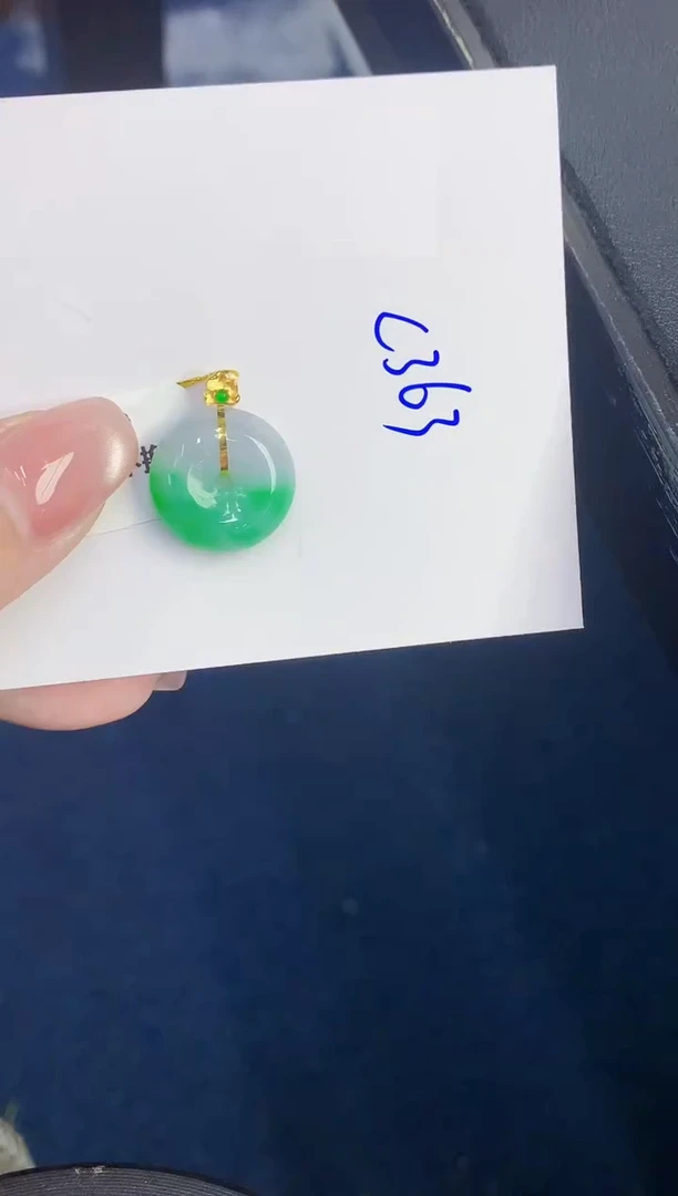 翡翠18K金镶嵌颈饰00000000000