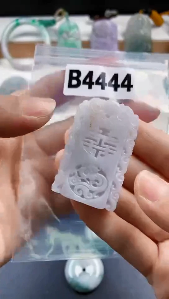 颈饰未镶嵌翡翠天然翡翠吊坠挂件