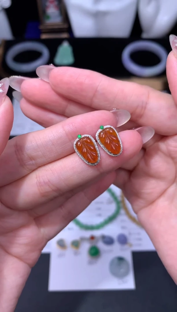 18K金镶嵌定制翡翠48小时鉴赏期 退货不扣服务费