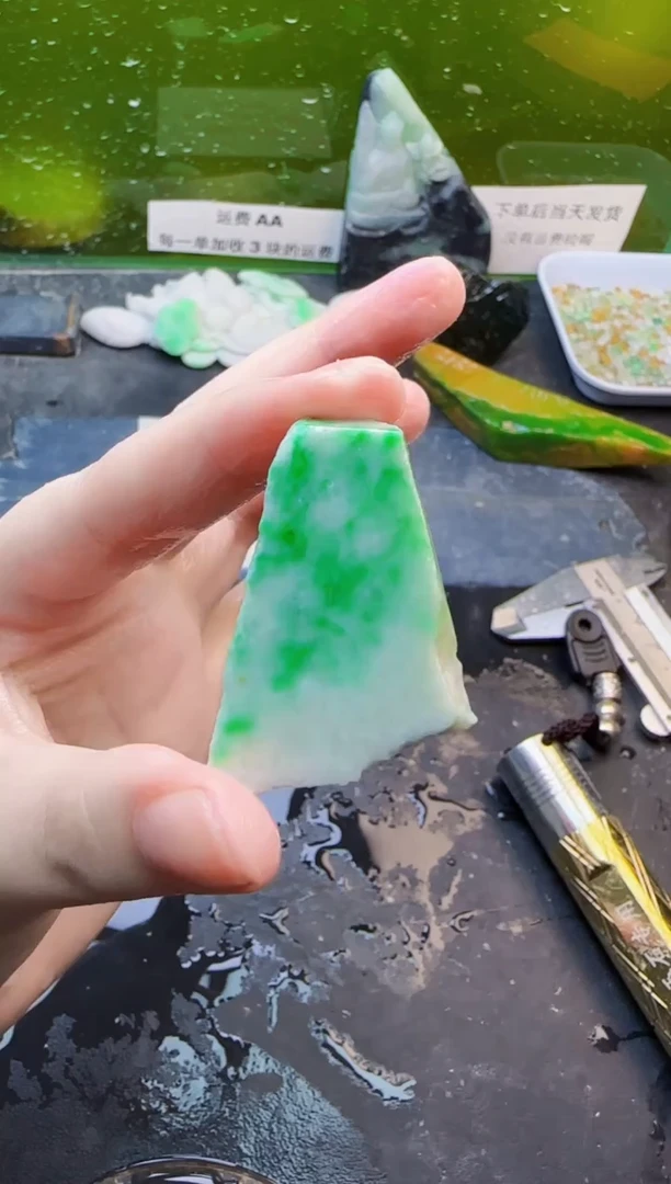 翡翠未镶嵌颈饰天然翡翠051