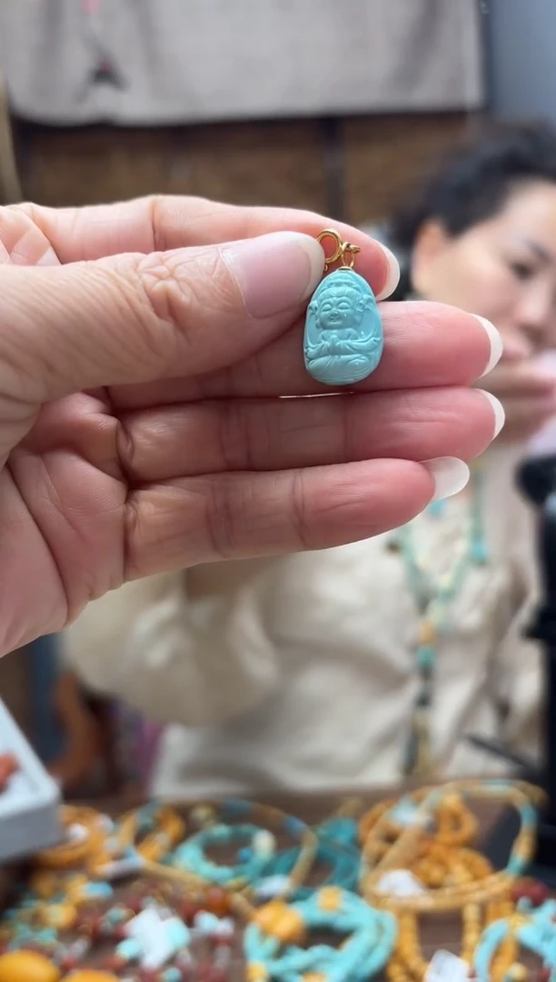 绿松石18K金镶嵌雕刻雕刻件