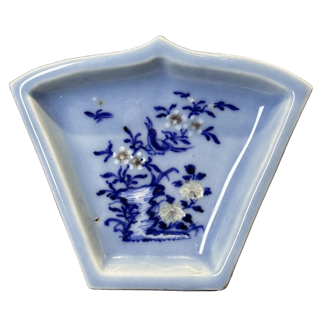 25010894y釉下三彩花鸟纹扇形碟