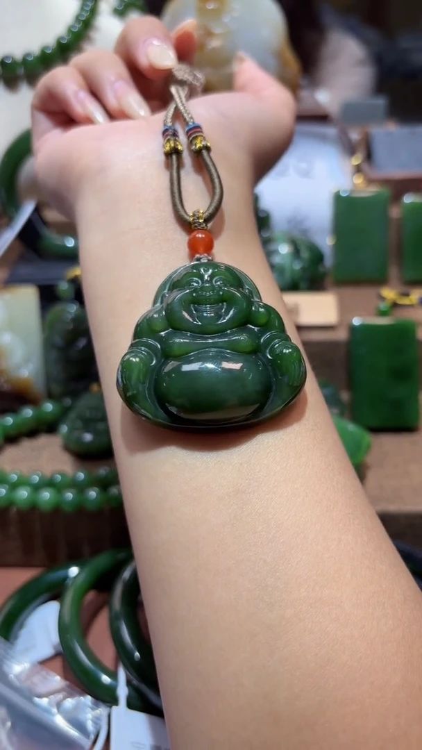 颈饰未镶嵌和田玉（碧玉）1