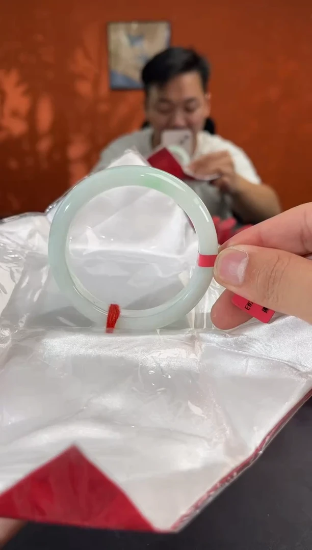 未镶嵌手镯翡翠56