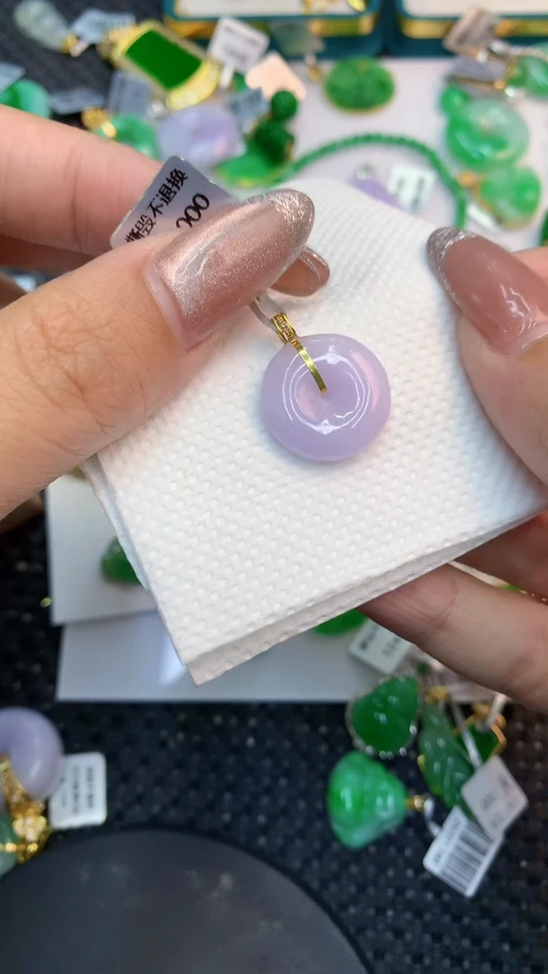 颈饰18K金镶嵌翡翠1