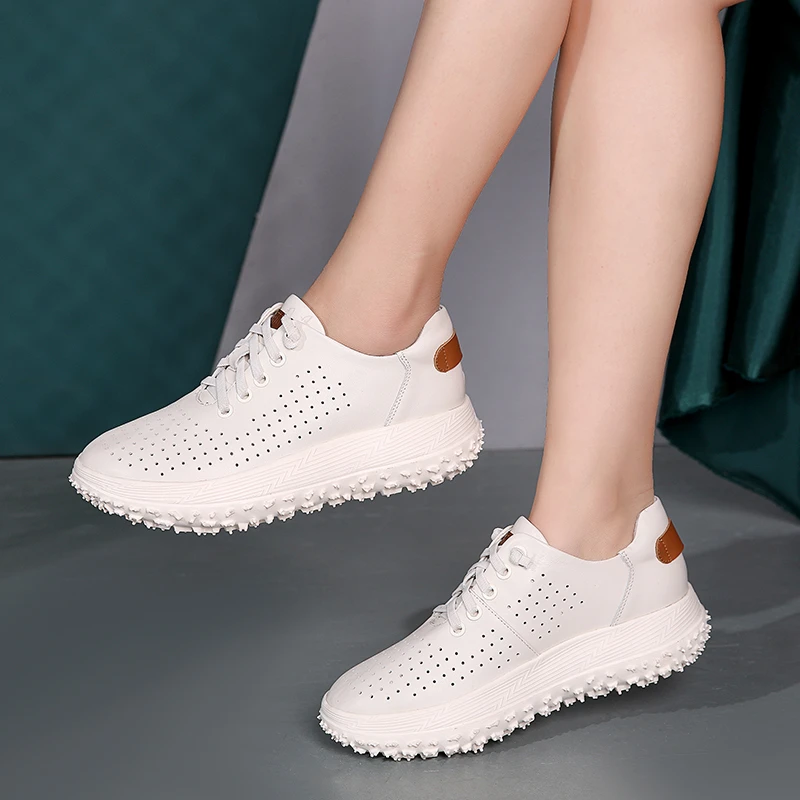 乔曼奇春夏真皮软底舒适镂空休闲旅游鞋中老年软底轻巧妈妈单鞋