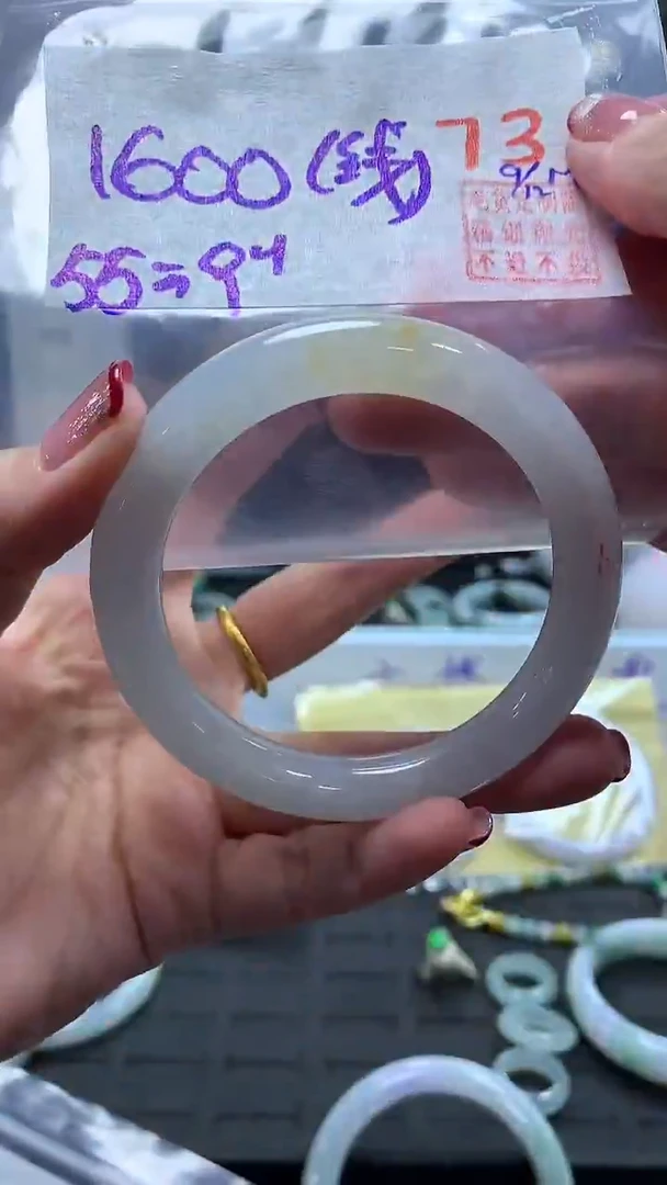 未镶嵌定制翡翠73毛货需精细抛光多样性发1件1600元（色线）