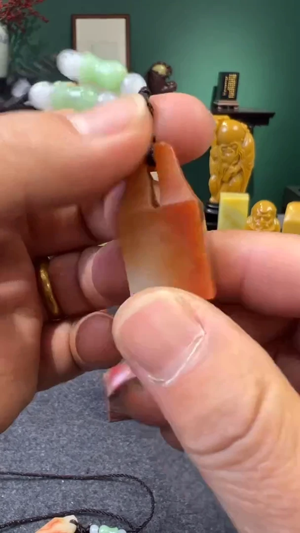 【闪购商品】寿山石芙蓉如意钮