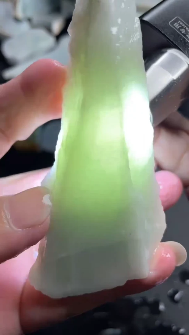 翡翠未镶嵌颈饰天然缅甸翡翠23