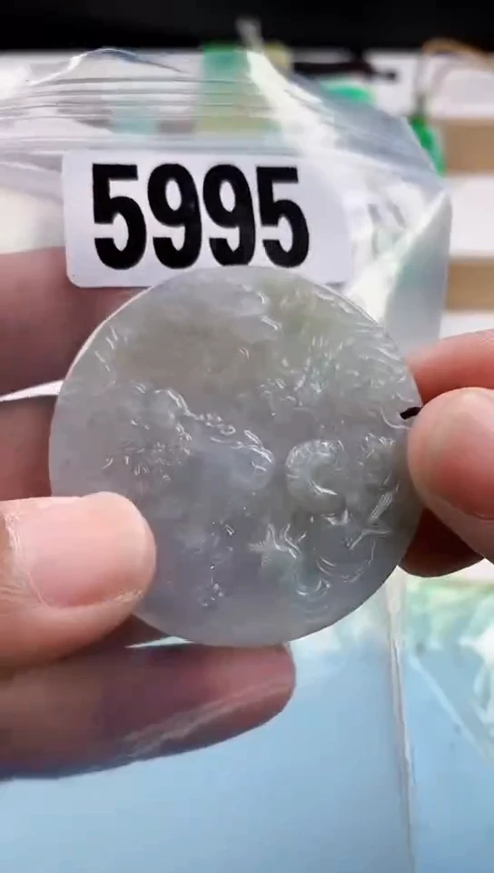 【闪购商品】翡翠挂件未镶嵌天然翡翠吊坠挂件