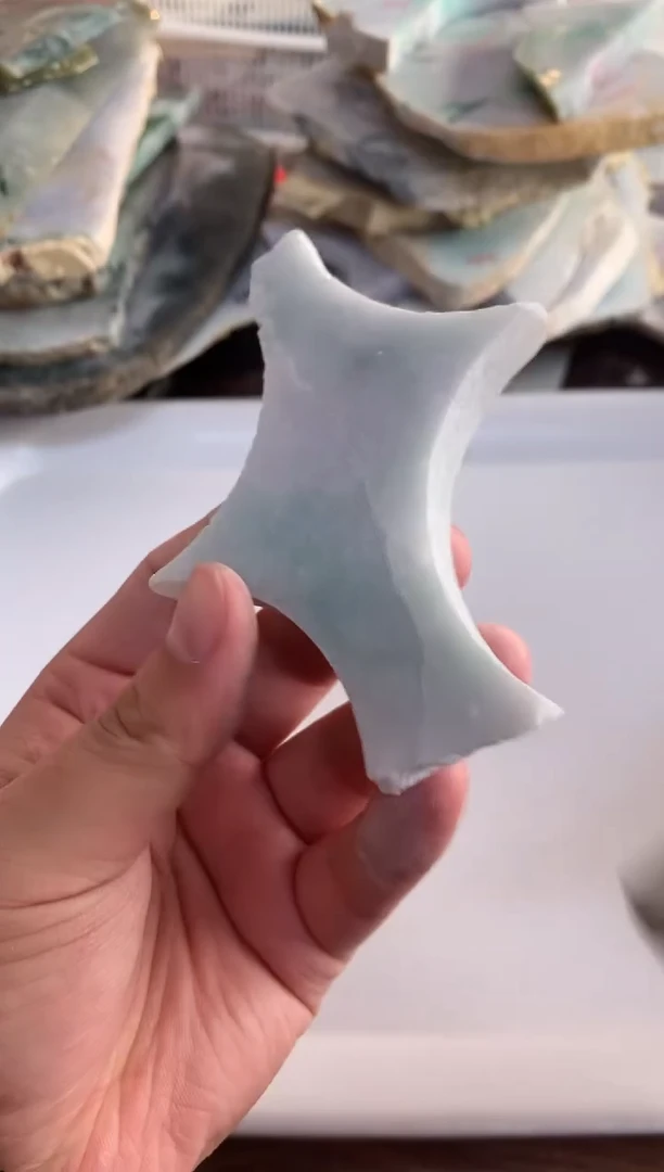 翡翠未镶嵌颈饰0东0翡翠珠宝870