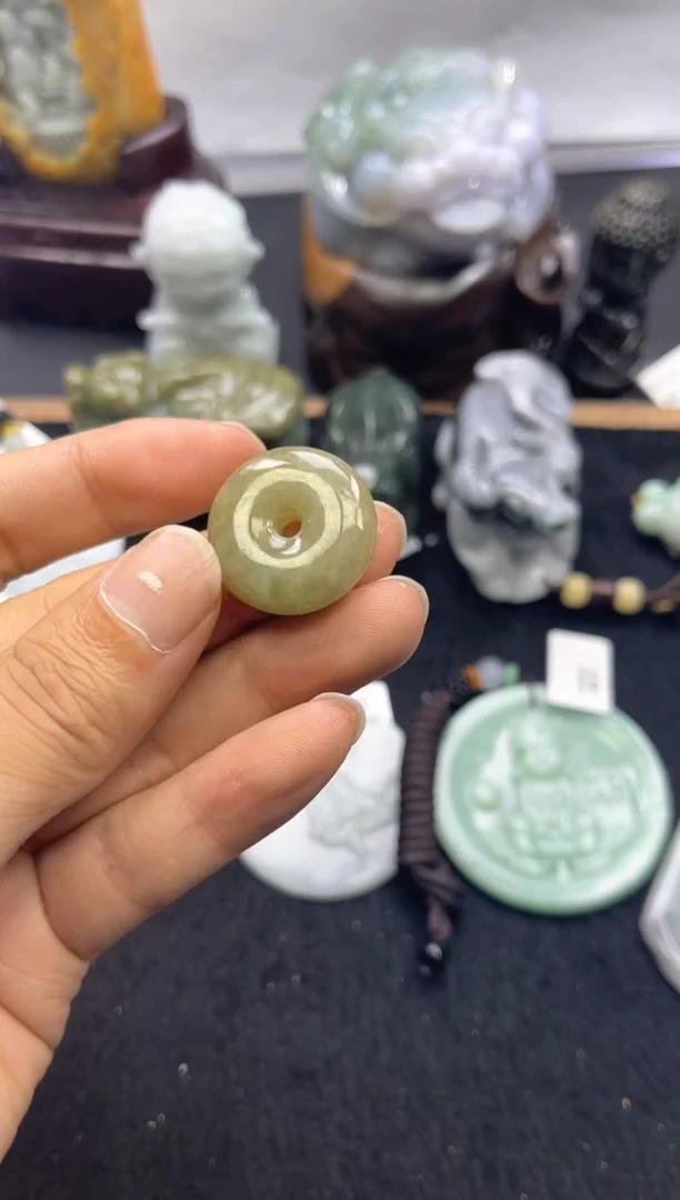 【闪购商品】翡翠颈饰未镶嵌00000198