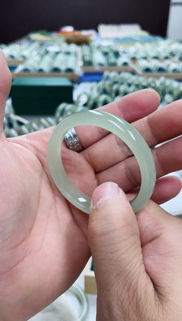 【闪购商品】和田玉手镯未镶嵌和田玉手镯