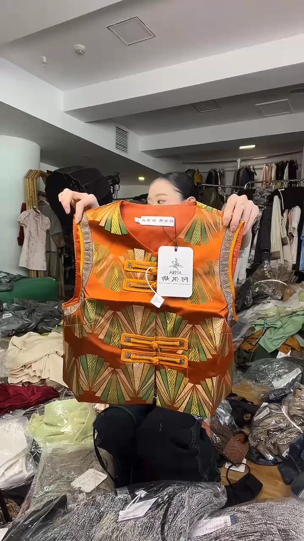 马甲       L码        105-115斤