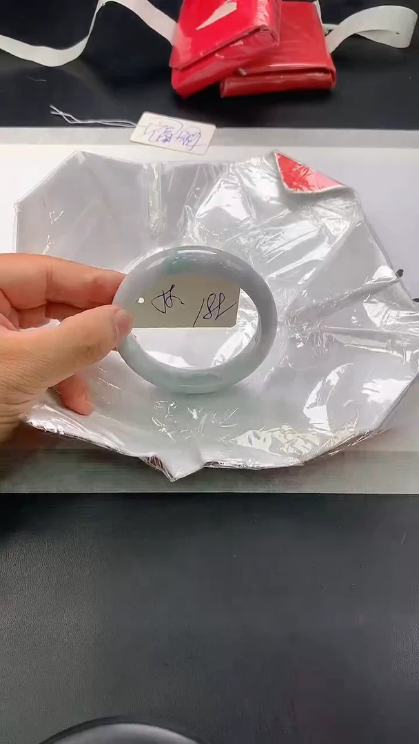 翡翠手镯未镶嵌31