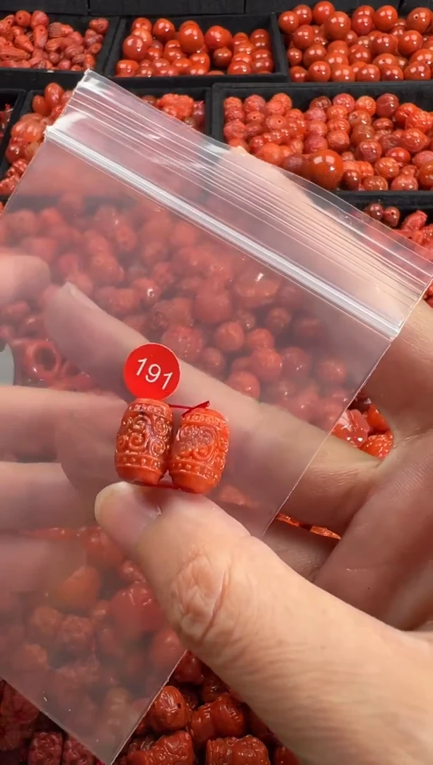 颈饰未镶嵌南红玛瑙1